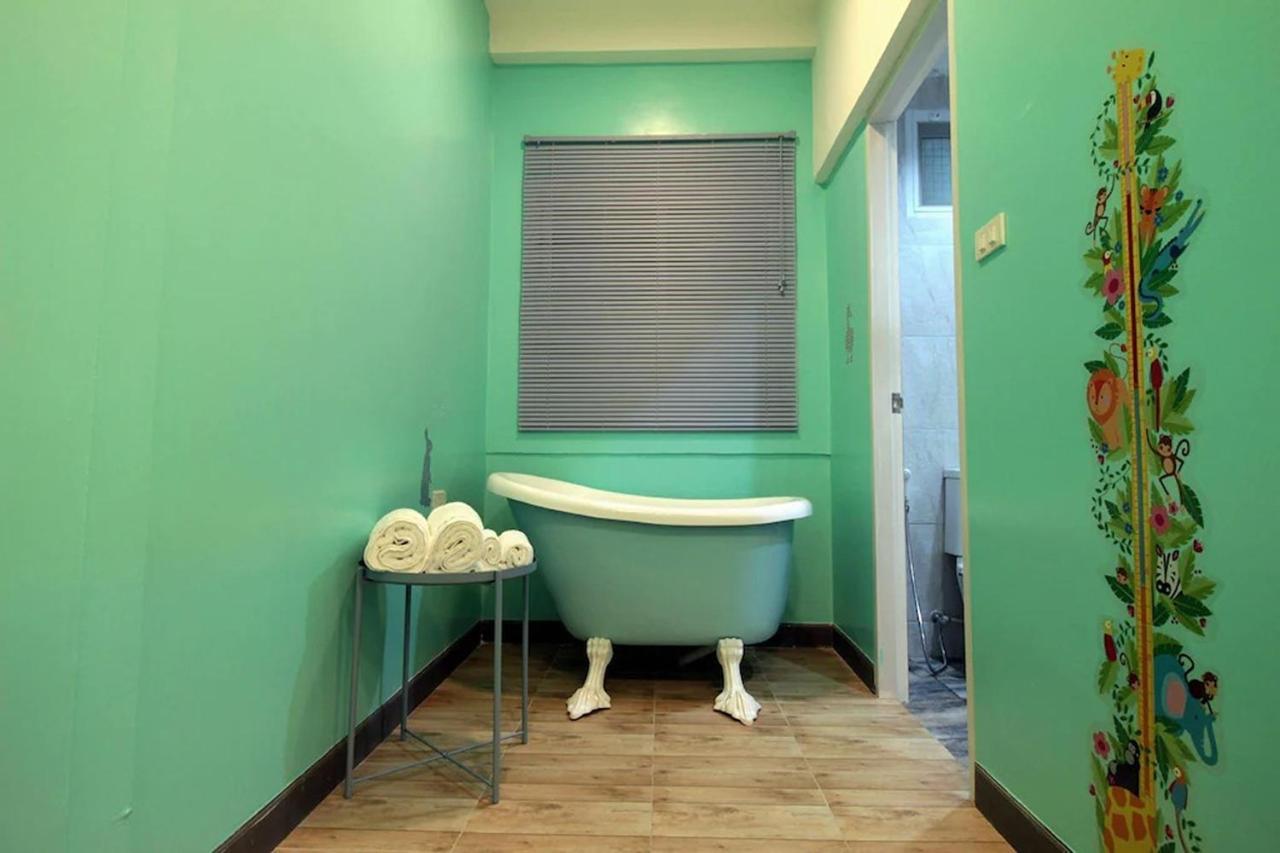 R 17 Living Hotel Бангкок Экстерьер фото