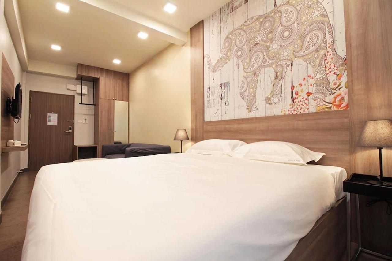R 17 Living Hotel Бангкок Экстерьер фото