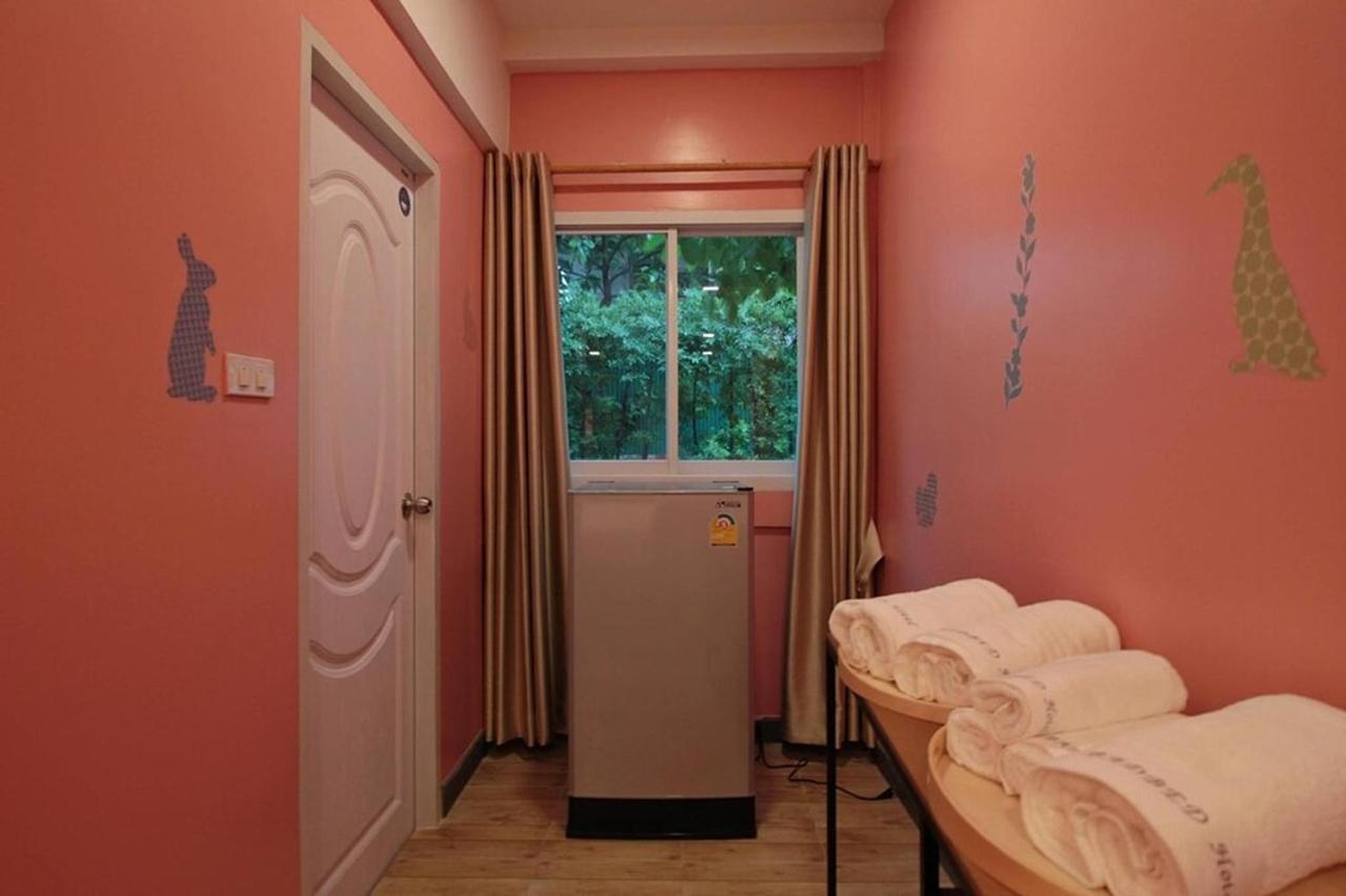 R 17 Living Hotel Бангкок Экстерьер фото