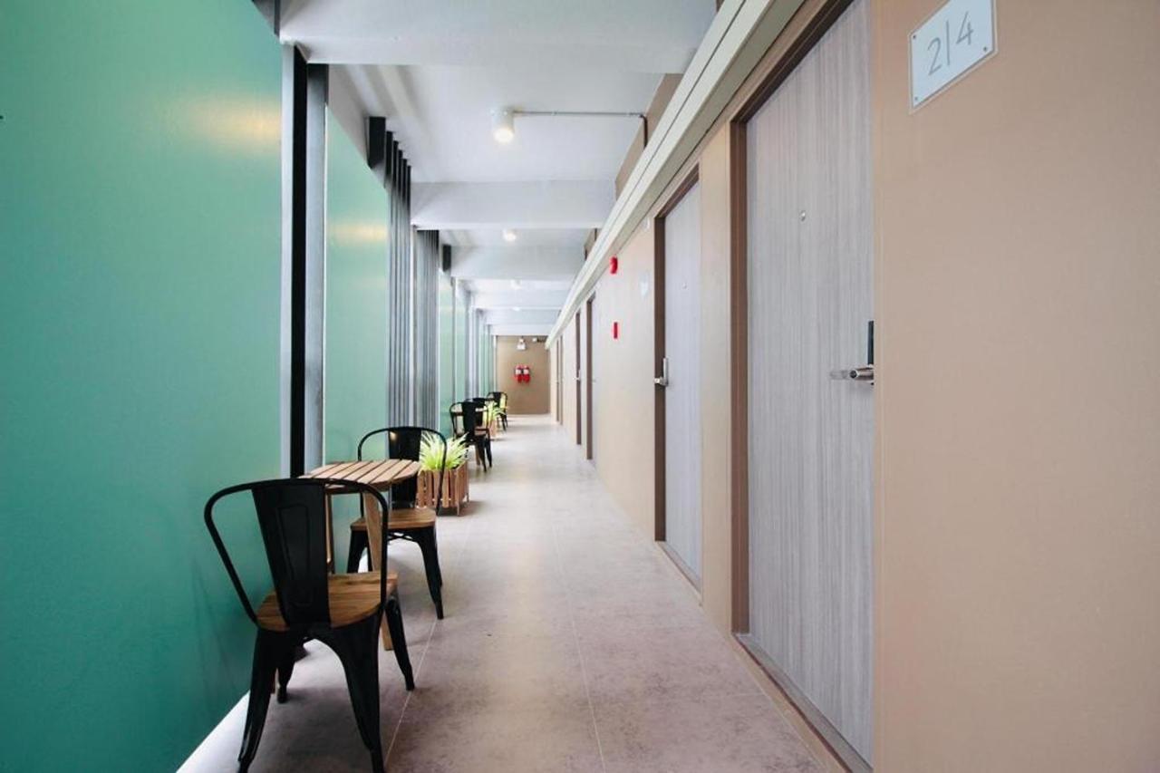 R 17 Living Hotel Бангкок Экстерьер фото