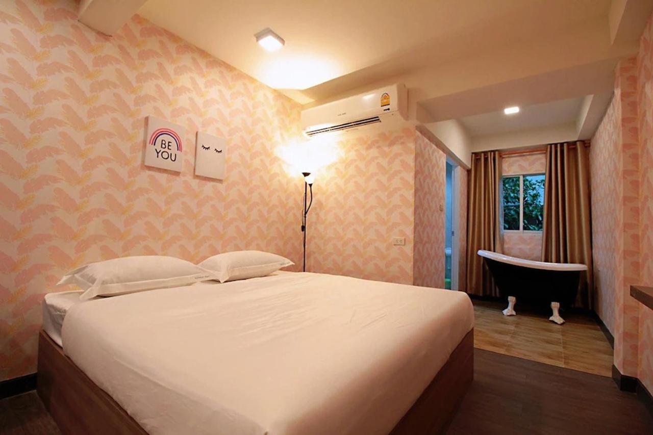 R 17 Living Hotel Бангкок Экстерьер фото